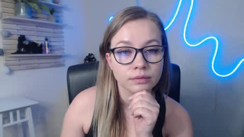 Holly online show from 01/09/25, 06:27