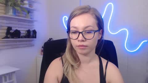 Holly online show from 01/22/25, 06:31