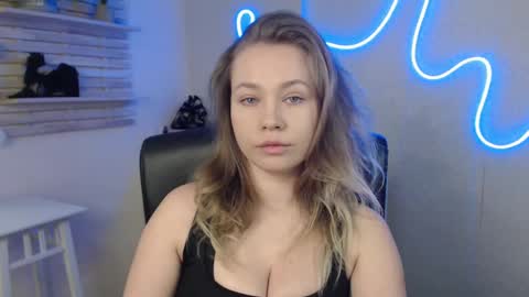 Holly online show from 02/11/25, 05:16