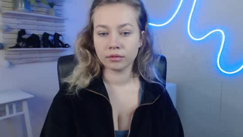 Holly online show from 02/13/25, 02:12