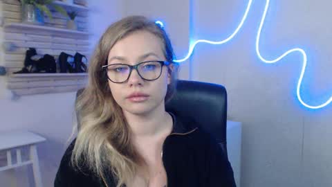 Holly online show from 02/13/25, 05:26