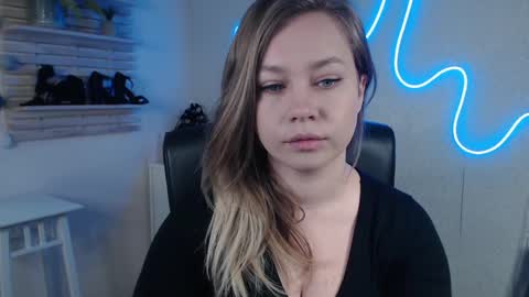 Holly online show from 02/24/25, 12:20