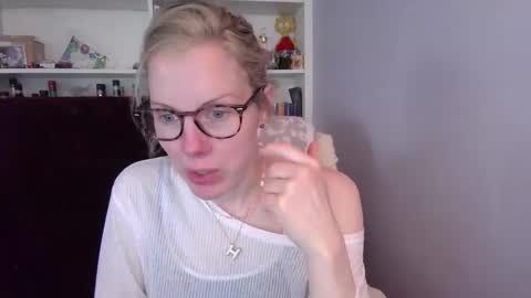 holly_bourbon online show from 03/01/26, 07:16