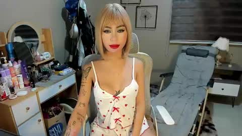 holly_cassandra online show from 02/20/26, 02:39