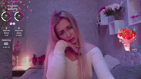 holly_molly8 online show from 09/29/25, 06:35