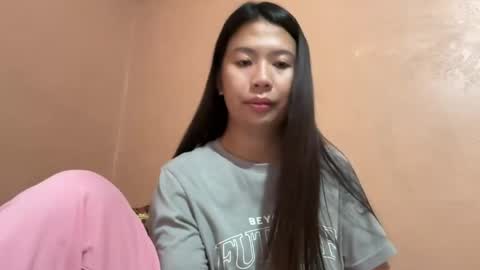 Snapshot of holly_wyn chatting on 07/29/26, 12:09 holly_wyn online show from 07/29/26, 12:09