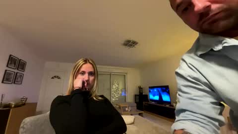 hollyandelon online show from 11/19/25, 12:21