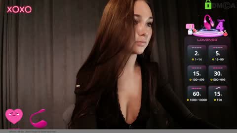 hollyextra online show from 11/10/25, 03:44