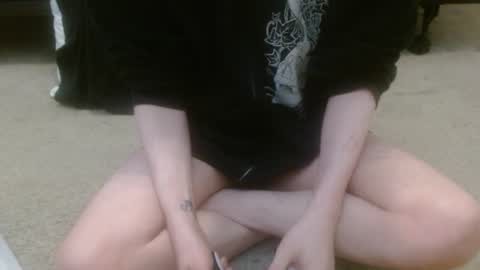 Holly Hawkes online show from 11/13/25, 12:09