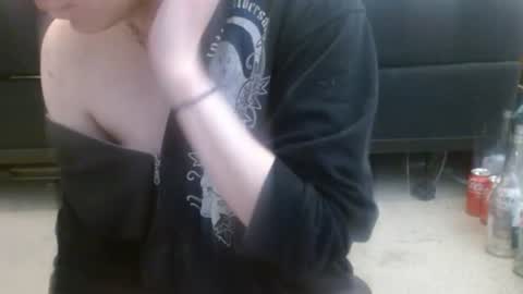 Snapshot of hollyhawkes chatting on 07/19/26, 12:58 Holly Hawkes online show from 07/19/26, 12:58