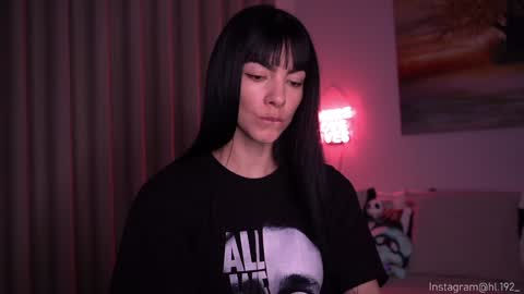 Holly Linder online show from 01/30/25, 01:44