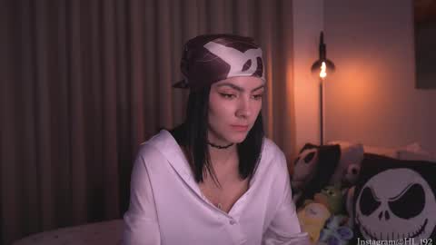 Holly Linder online show from 10/05/25, 02:10