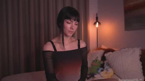 Holly Linder online show from 11/02/25, 01:30