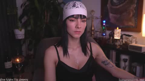 Holly Linder online show from 11/29/25, 02:14