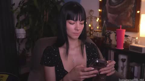 Holly Linder online show from 12/03/25, 01:57