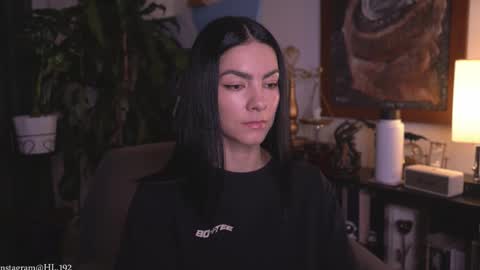 Holly Linder online show from 03/25/26, 02:06