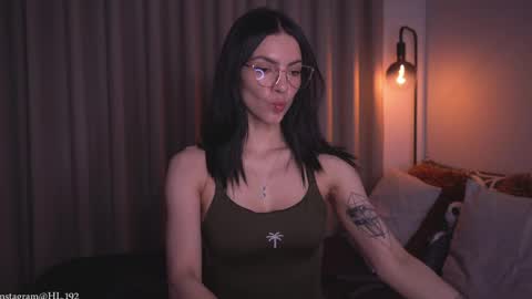 Holly Linder online show from 04/07/26, 01:28