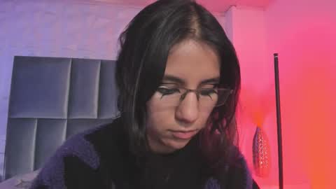 hollypeach_ online show from 02/22/26, 03:21