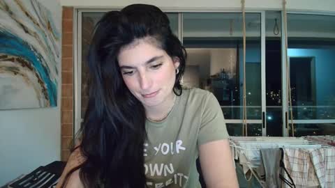 hollyshit_ online show from 11/24/25, 11:15