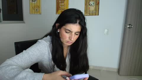 hollyshit_ online show from 05/20/26, 12:50