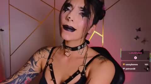 holly online show from 10/04/25, 05:38