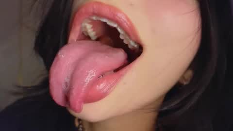 holly online show from 11/15/25, 03:59