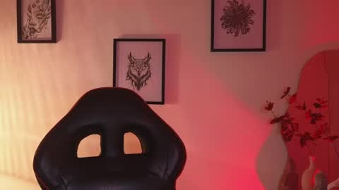 holly online show from 04/30/26, 01:56