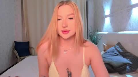 Emma online show from 02/14/26, 01:02