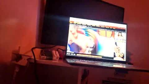 holtsteelxx6 online show from 04/30/26, 05:47