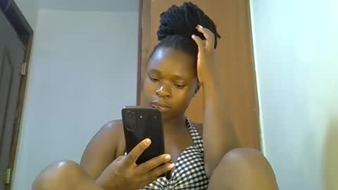 holy_ebony online show from 05/22/26, 03:02