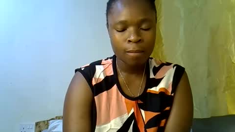 holy_ebony online show from 05/28/26, 04:37