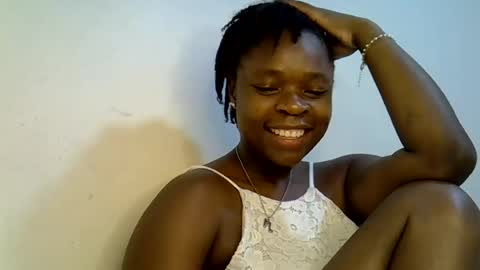 Snapshot of holy_ebony chatting on 06/15/26, 04:42 holy_ebony online show from 06/15/26, 04:42