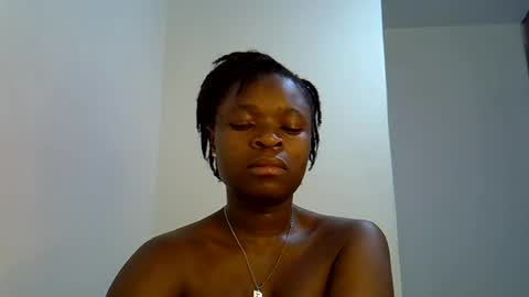 Snapshot of holy_ebony chatting on 06/16/26, 04:48 holy_ebony online show from 06/16/26, 04:48