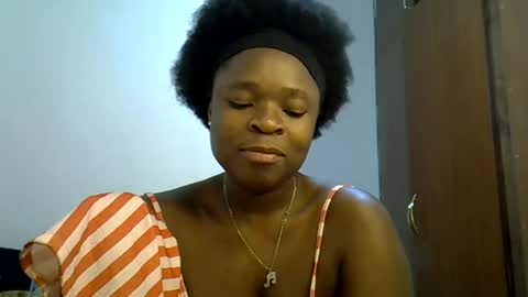 Snapshot of holy_ebony chatting on 06/19/26, 07:17 holy_ebony online show from 06/19/26, 07:17