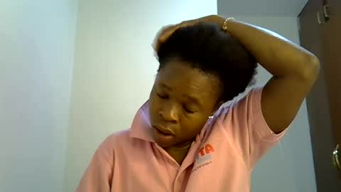 Snapshot of holy_ebony chatting on 06/22/26, 06:10 holy_ebony online show from 06/22/26, 06:10