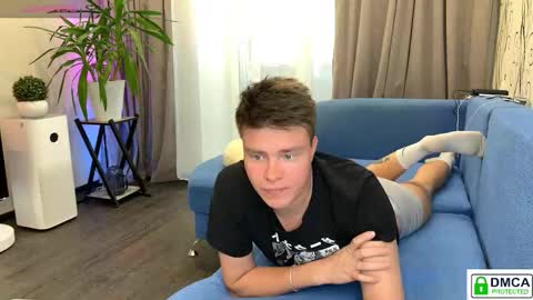 holy_eggs_00 online show from 09/14/25, 04:55