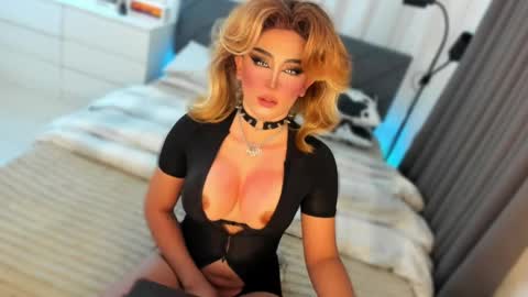 Snapshot of holy_grantqueenx chatting on 06/03/26, 12:02 Miss Gia online show from 06/03/26, 12:02