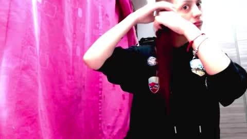 Juli online show from 02/18/26, 02:29