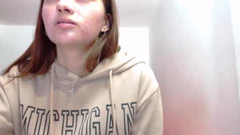 Juli online show from 03/19/26, 03:54