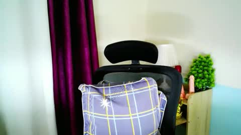 Snapshot of holy_maxine chatting on 02/03/26, 06:11 holy_maxine online show from 02/03/26, 06:11