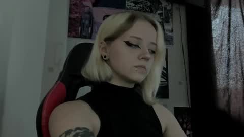 Snapshot of holy_mistresss chatting on 07/06/26, 07:27 holy_mistresss online show from 07/06/26, 07:27