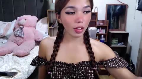 Snapshot of holy_molly1 chatting on 05/02/26, 07:46 holy_molly1 online show from 05/02/26, 07:46