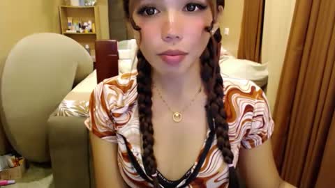 Snapshot of holy_molly1 chatting on 05/31/26, 06:09 holy_molly1 online show from 05/31/26, 06:09