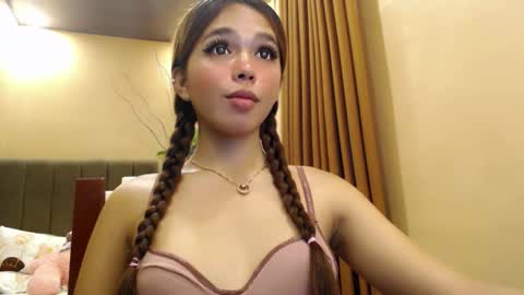 Snapshot of holy_molly1 chatting on 06/06/26, 03:11 holy_molly1 online show from 06/06/26, 03:11