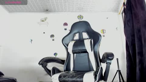 Holly online show from 10/30/25, 03:13