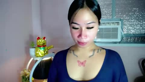 holy_samyx online show from 10/25/25, 04:09