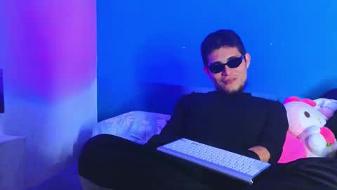      online show from 10/28/25, 06:50