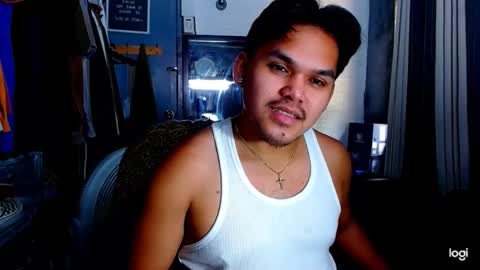 Snapshot of holydiorx chatting on 09/19/25, 04:25 holydiorx online show from 09/19/25, 04:25