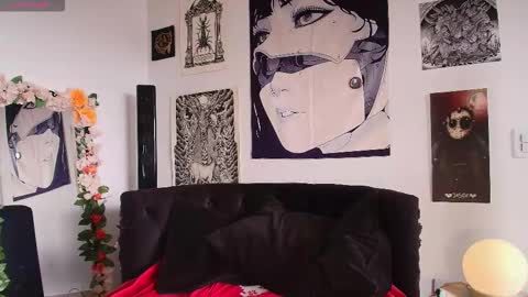Snapshot of holyeva chatting on 02/08/26, 03:15 online show from 02/08/26, 03:15