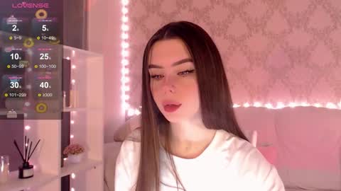 Mia online show from 10/12/25, 03:27